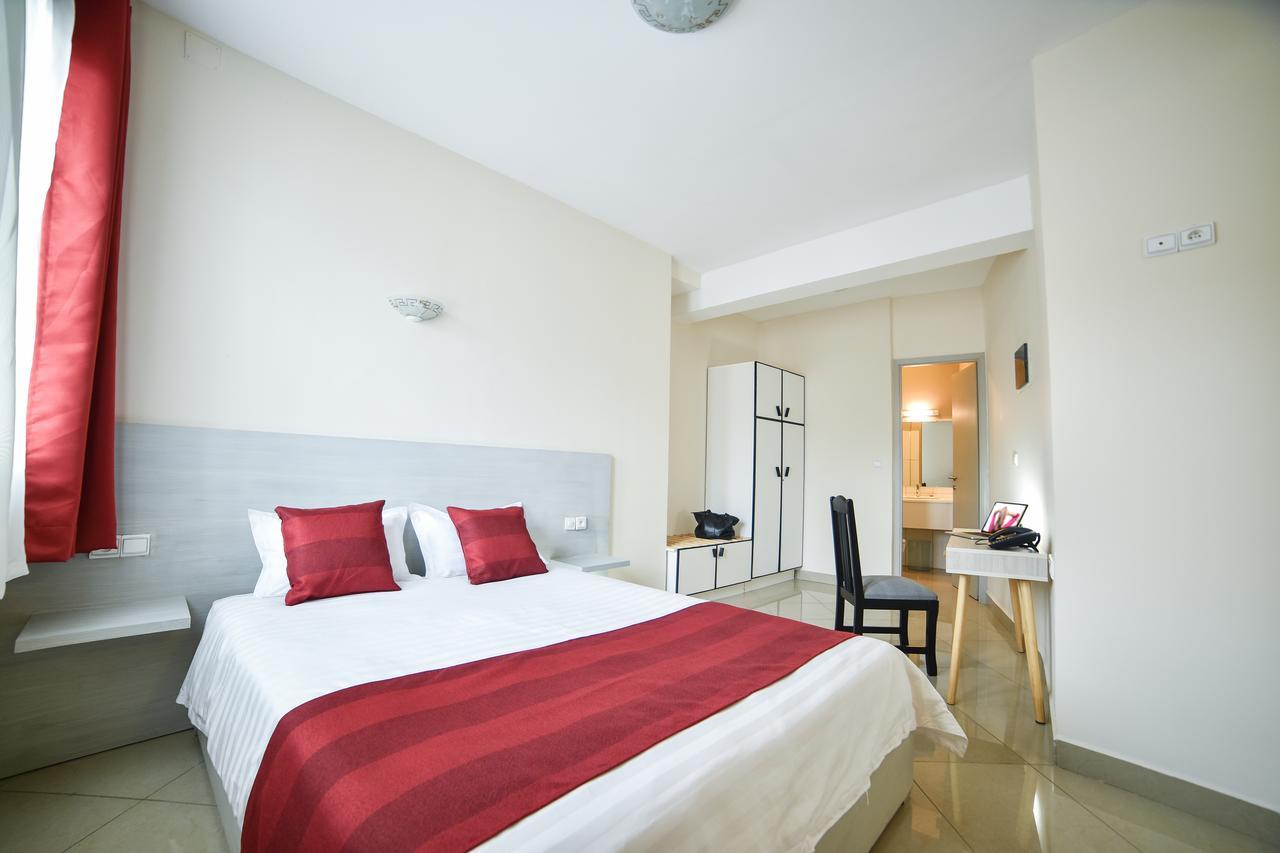 Lova Hotel Antananarivo Bagian luar foto