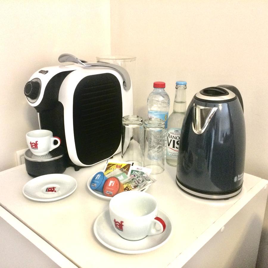 Lova Hotel Antananarivo Bagian luar foto